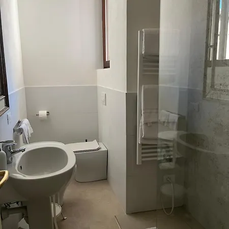 Fleur Blanche B&B 베로나