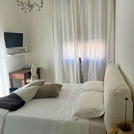 Fleur Blanche Bed & Breakfast