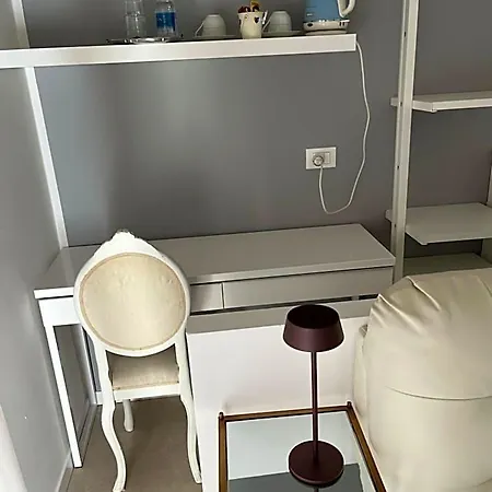לינה וארוחת בוקר Fleur Blanche 3*